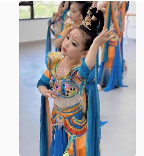 大漠飞天敦煌演出服饰  渐变色+头饰  货号：LJ