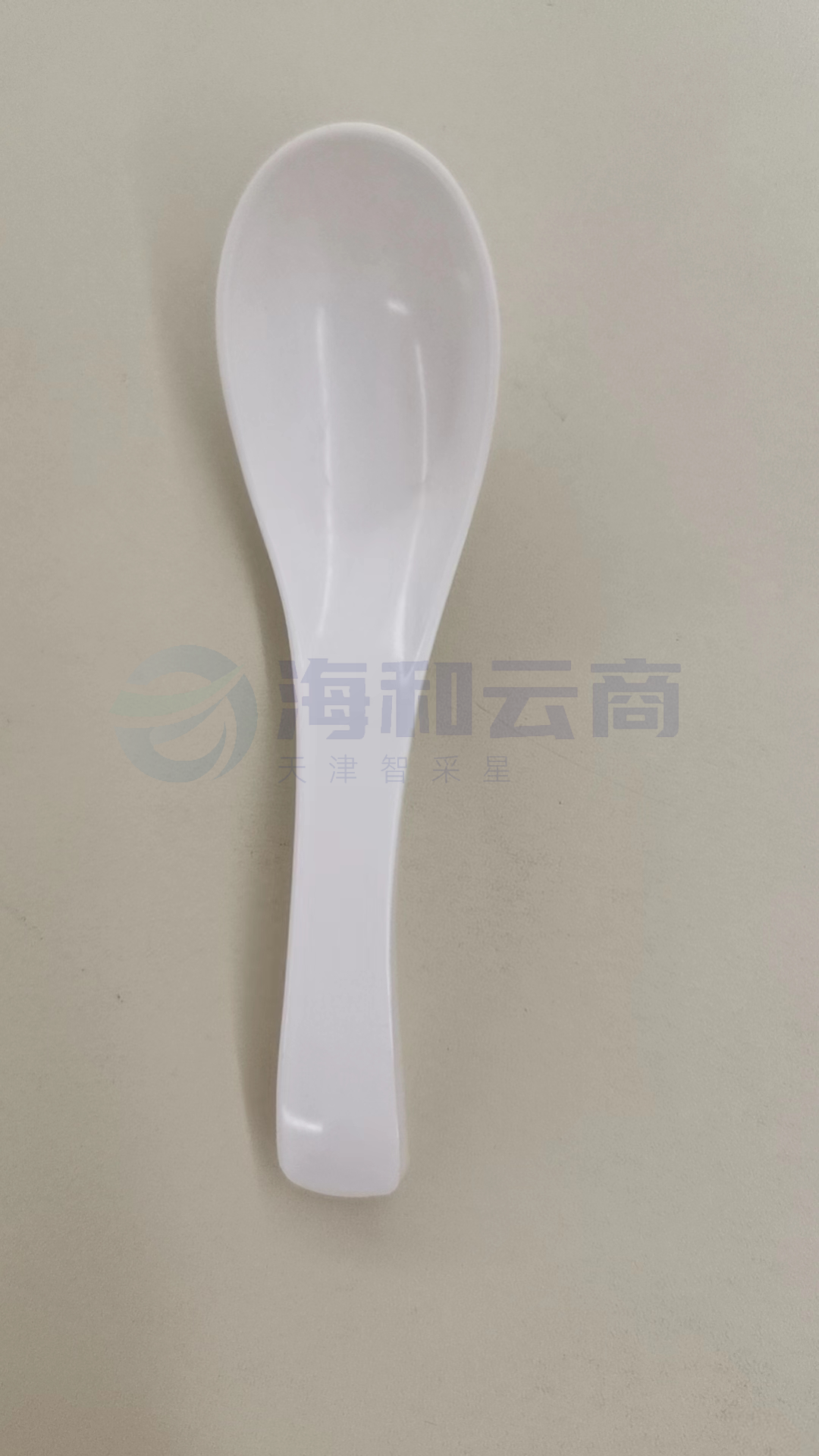 白瓷小汤勺
